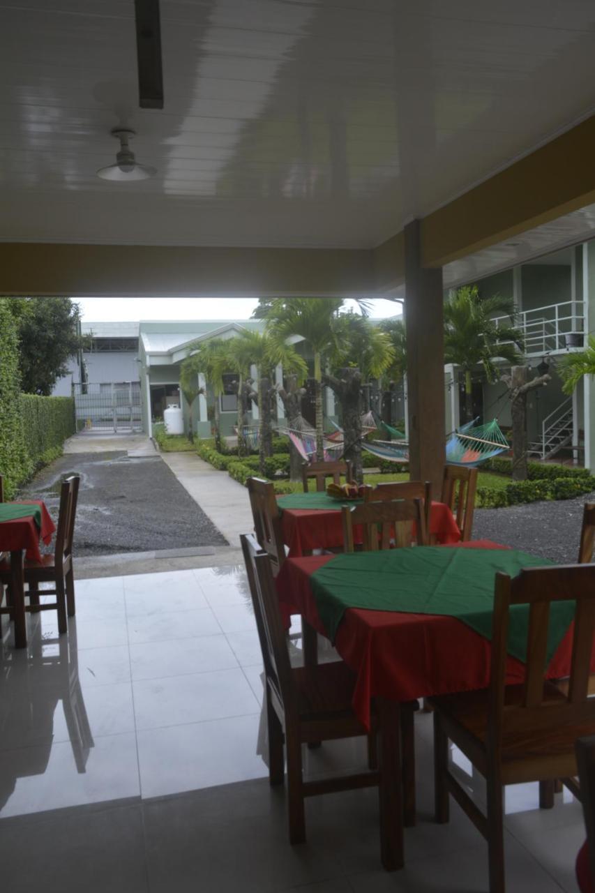 La Fortuna Backpackers Resort Екстериор снимка